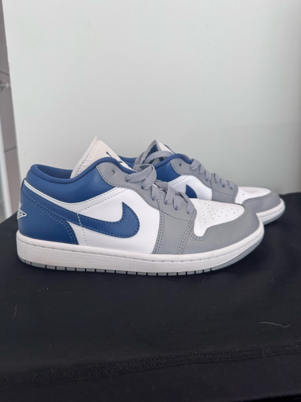 Jordan Low-Top Sneakers in White, Gray & Blue